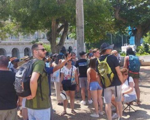 Panic spreads among Canadians due to the cancellation of all flights to Cuba