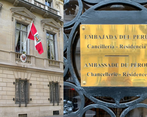 Peruvians abroad elected board members may also present objections