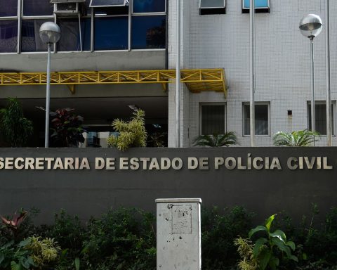 Police seize homemade bombs and say group would carry out attack in Rio