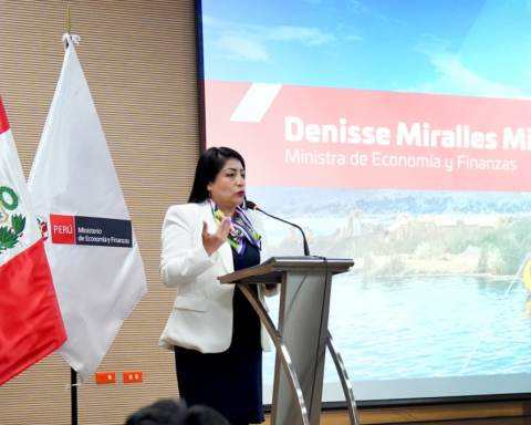 Political instability prevents economic growth from exceeding 5% annually