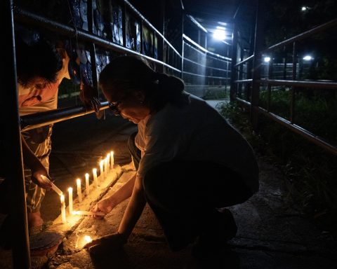 Political prisoners shout for help from Rodeo I and denounce the beating of Enzo Flores