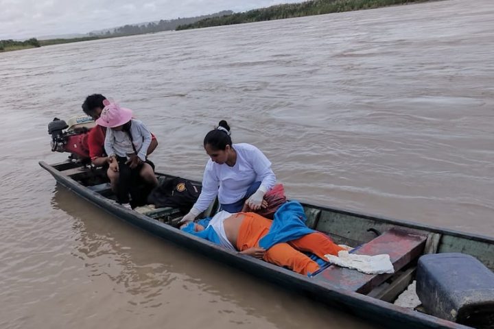 Pregnant woman and newborn receive vital care after emergency transfer from Río Tambo to Atalaya
