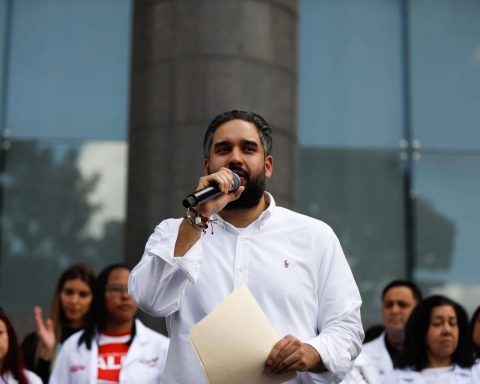 President Maduro spoke with his son by phone