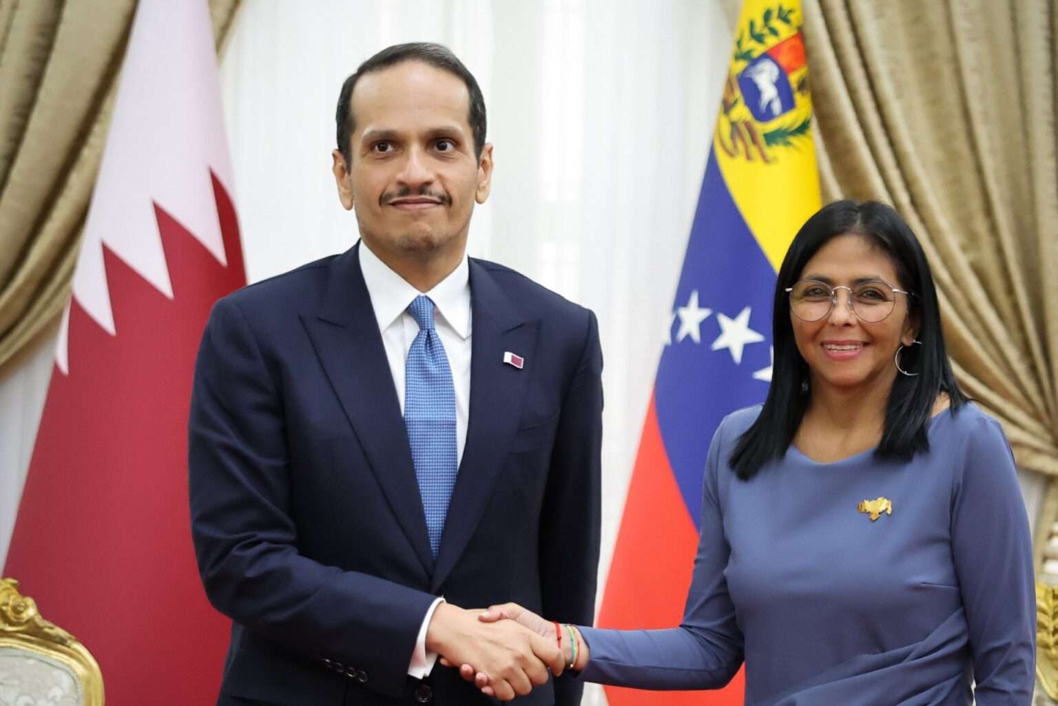 President in charge receives the Prime Minister of Qatar in Miraflores
