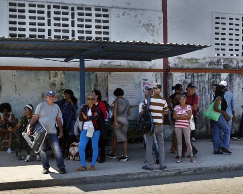 Public transportation in Cuba reaches critical hours after fuel rationing
