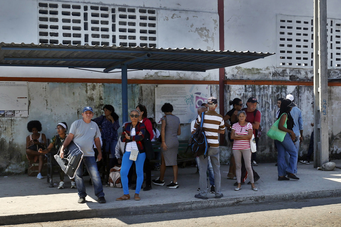 Public transportation in Cuba reaches critical hours after fuel rationing