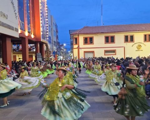 Puno: Thousands of dancers and musicians in the Festival of the Virgin of Candelaria