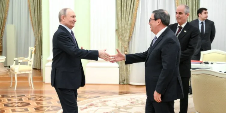 Valdímir Putin y Bruno Rodríguez Parrilla en Moscú