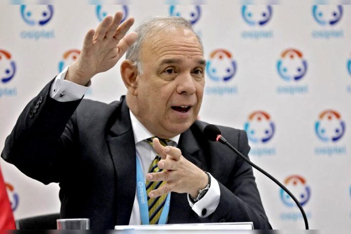 Rafael Muente, ex pdte. from Osiptel, denounces threats: "They left me three bullets in a manila envelope"