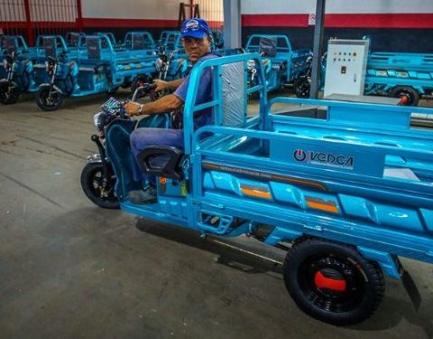 Triciclo modelo C-400 de la empresa VEDCA