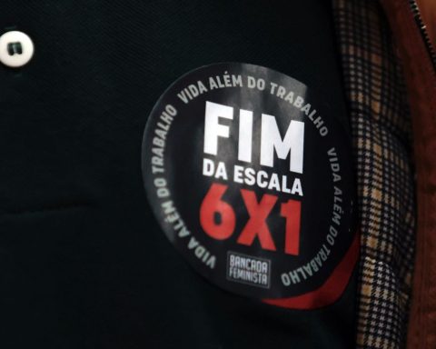 Research says that 73% of Brazilians support the end of the 6x1 scale