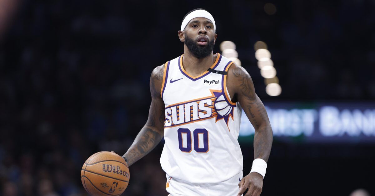 Royce O'Neale Late Three-Pointer Lifts Short-Handed Suns Over Lakers 113-110