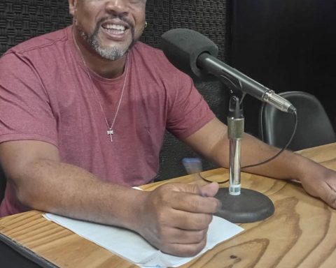 Samba-enredo is a great political statement, says sociologist