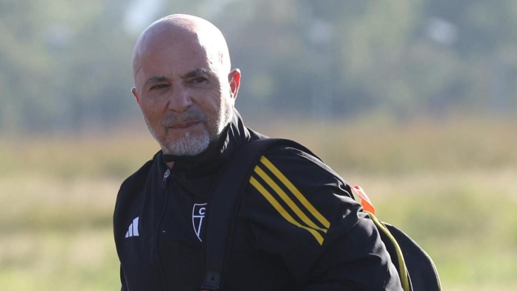 Sampaoli adds another dismissal to his career