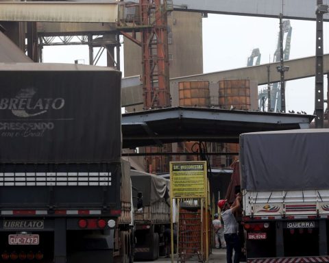 Senate approves PEC on resting places for professional drivers