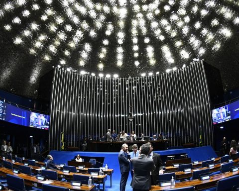 Senate approves tougher rules for those convicted of killing police officers