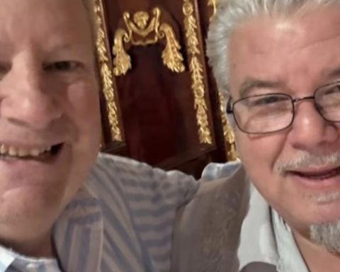 State Security detains activists and journalists for Mike Hammer's visits