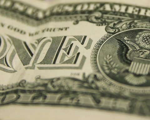 Stock market breaks record and surpasses 191 thousand points with external capital