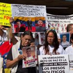 Students and families protest to demand the freedom of political prisoners