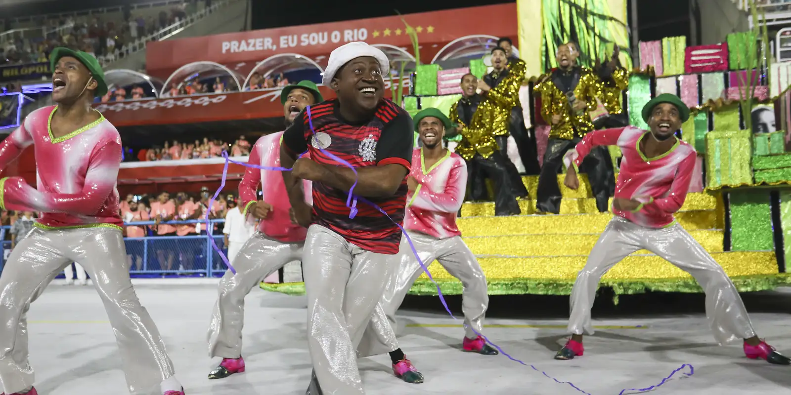 TV Brasil broadcasts parade of samba schools from the Prata Series in Rio