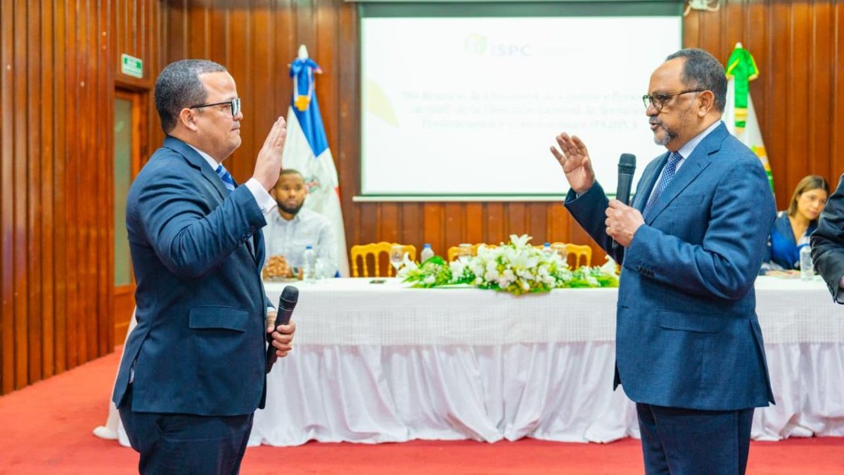 Teacher Jaime Francisco Rodríguez is appointed rector of Iseepenc