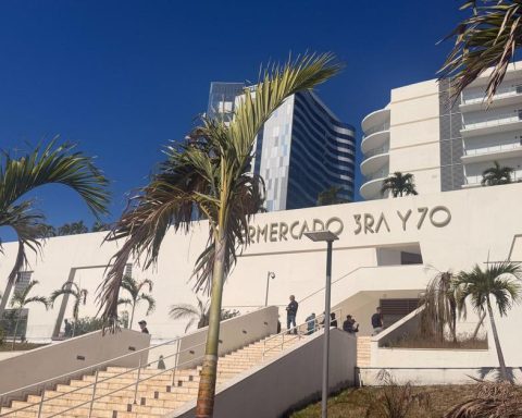 The 3rd and 70th Supermarket in Havana, emblem of dollarization, half empty and with unpayable prices