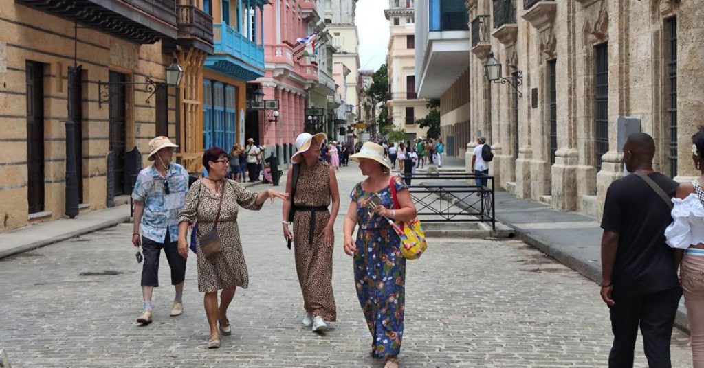 The Canadian Government warns its citizens that "extremen" your precautions in Cuba