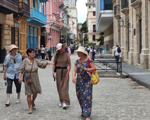 The Canadian Government warns its citizens that "extremen" your precautions in Cuba