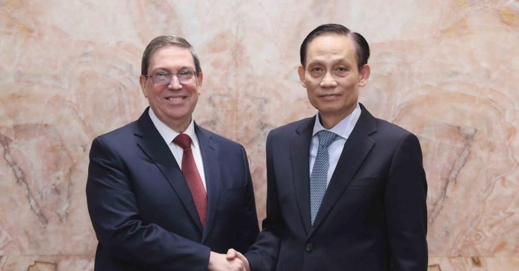 The Cuban Foreign Minister arrives in Vietnam with an unknown agenda