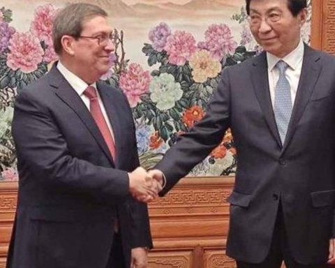 The Cuban Foreign Minister obtains timid support from China: “assistance within his capabilities”