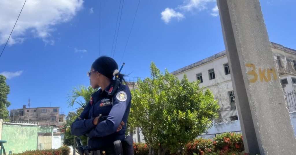 The Cuban Police recruits personnel when the country is going through a deep crisis