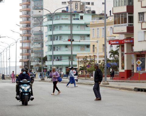 The US arranges the sale of oil to private Cubans, according to Bloomberg