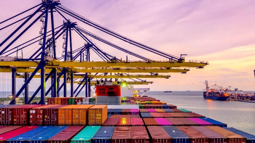 The United States and China account for 57.7% of the DR's trade deficit