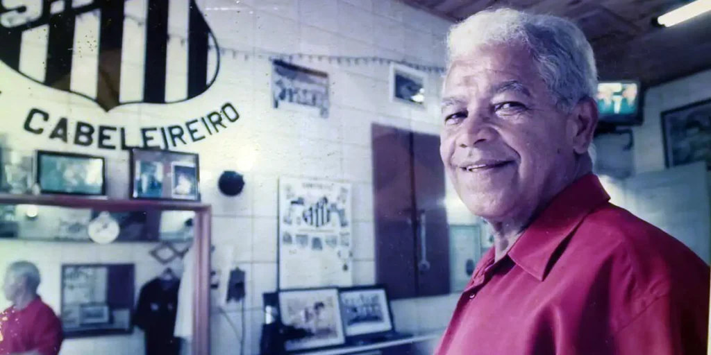 The barber who shaped King Pelé's forelock dies