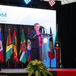 The insular Caribbean ignores pressure from Washington and decides to support a Cuba in critical condition