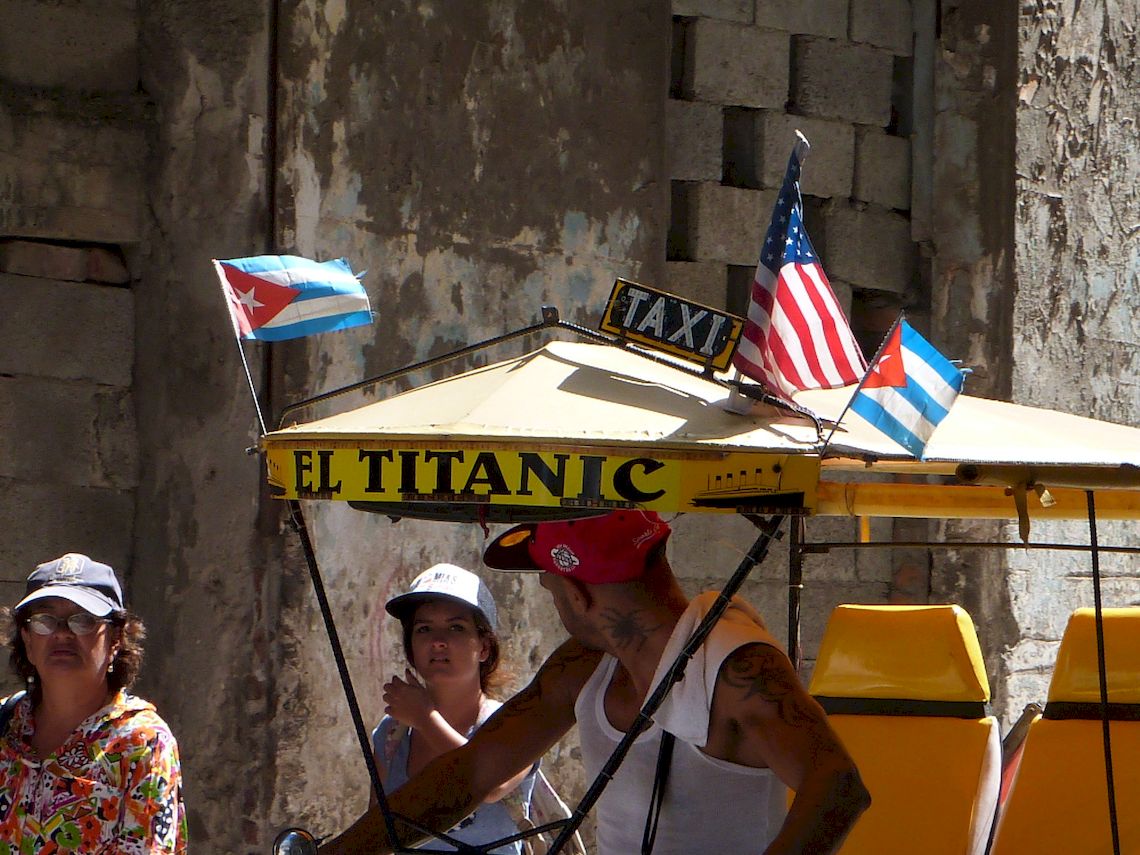 The island, the icebergs