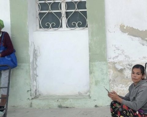 The lines overflow in Havana to buy liquefied gas bales