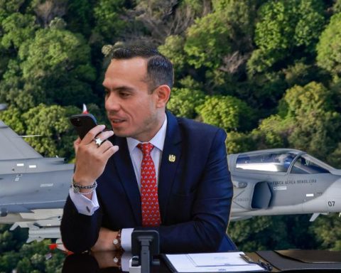 The purchase of fighter aircraft for the Peruvian Air Force begins