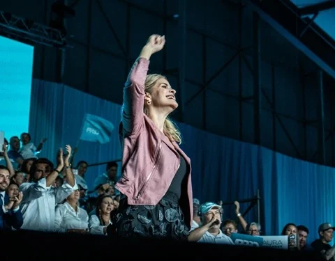 Costa Rica, derecha, Laura Fernández