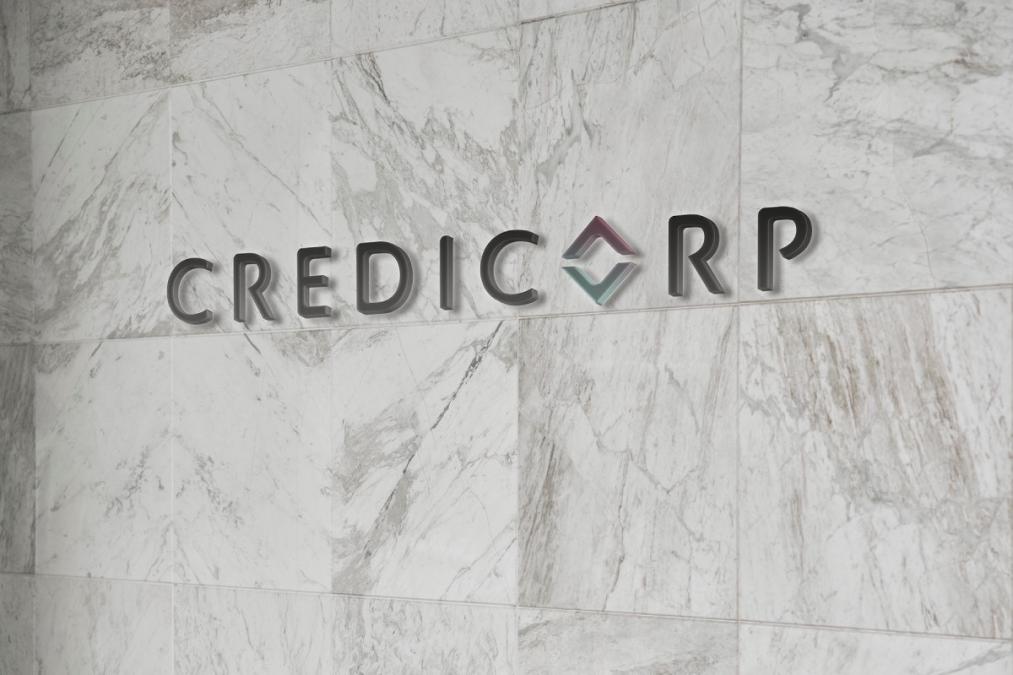 The stock market operates in blue and the dollar rose slightly a few hours before Congress elects a new president