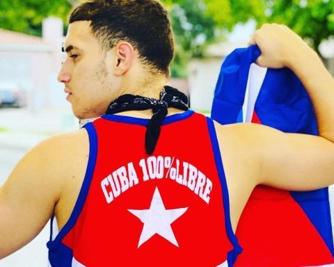 The ten of the boat: recklessness and hopelessness