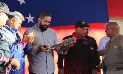 They celebrate 35 years of President Nicolás Maduro's work career