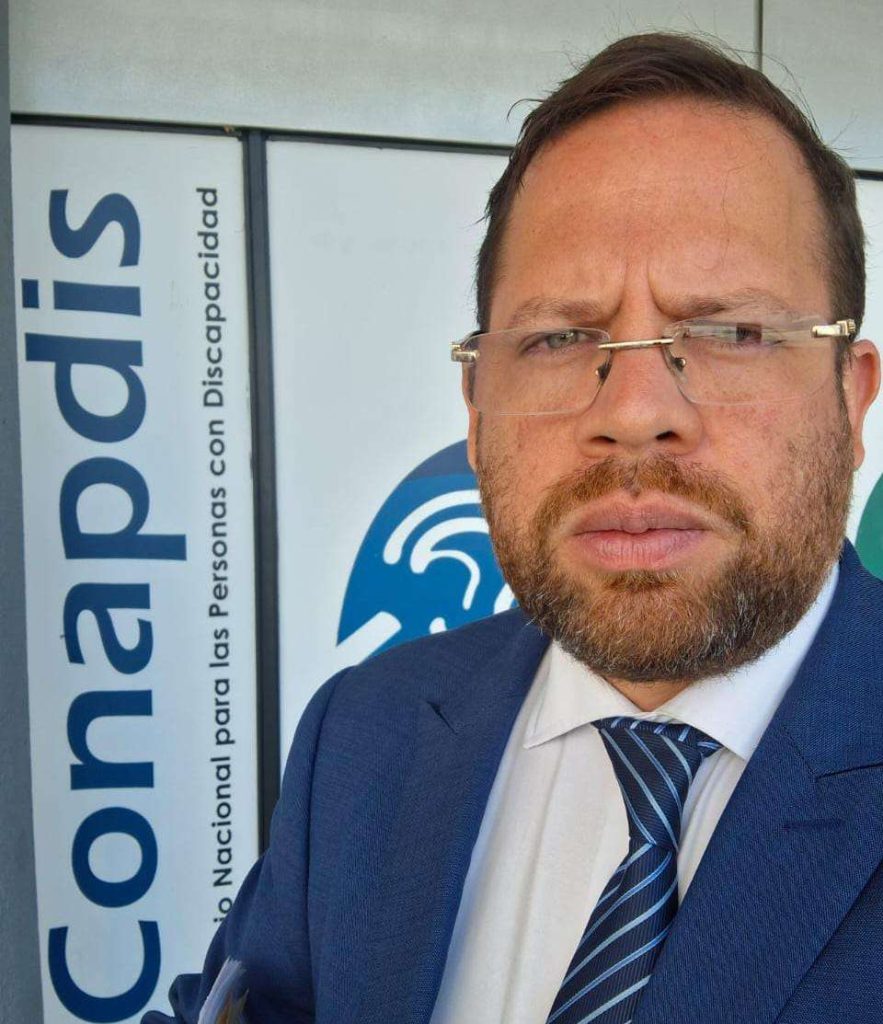 They denounce that the Lagunita Country Club expelled a young autistic man Jaime Cárdenas