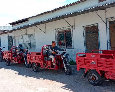 Triciclos para la recogida de desechos sólidos en Villa Clara
