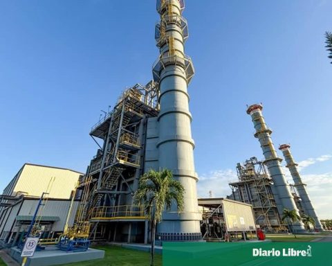 They would install a power plant in San Pedro to supply Puerto Rico