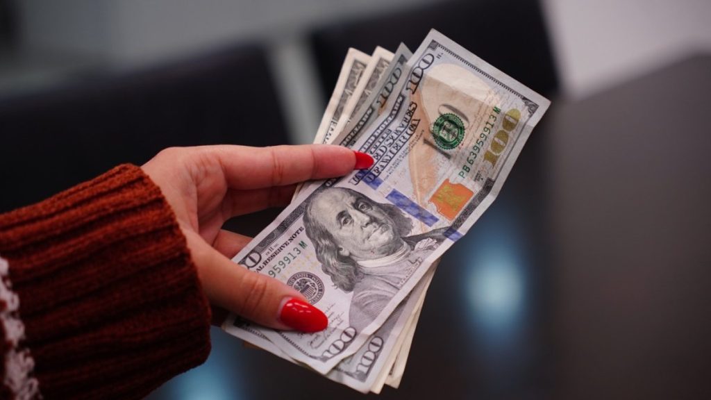 This is the dollar rate for your Valentine's gift