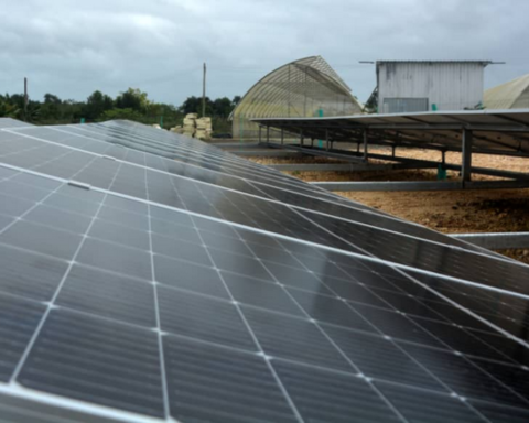 Tobacco producers from Villa Clara donate 48 solar stations to social and health institutions