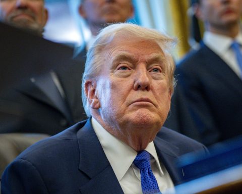 Trump insists that he is negotiating with the Cuban Government, despite contrary statements from Havana