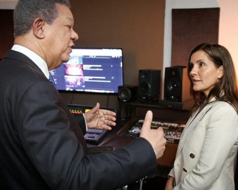 Embajadora de EE. UU. visita Funglode y se reúne con Leonel Fernández