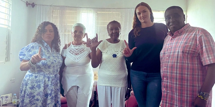 Diplomáticos, Sonia Álvarez, Félix Navarro, Sayli Navarro